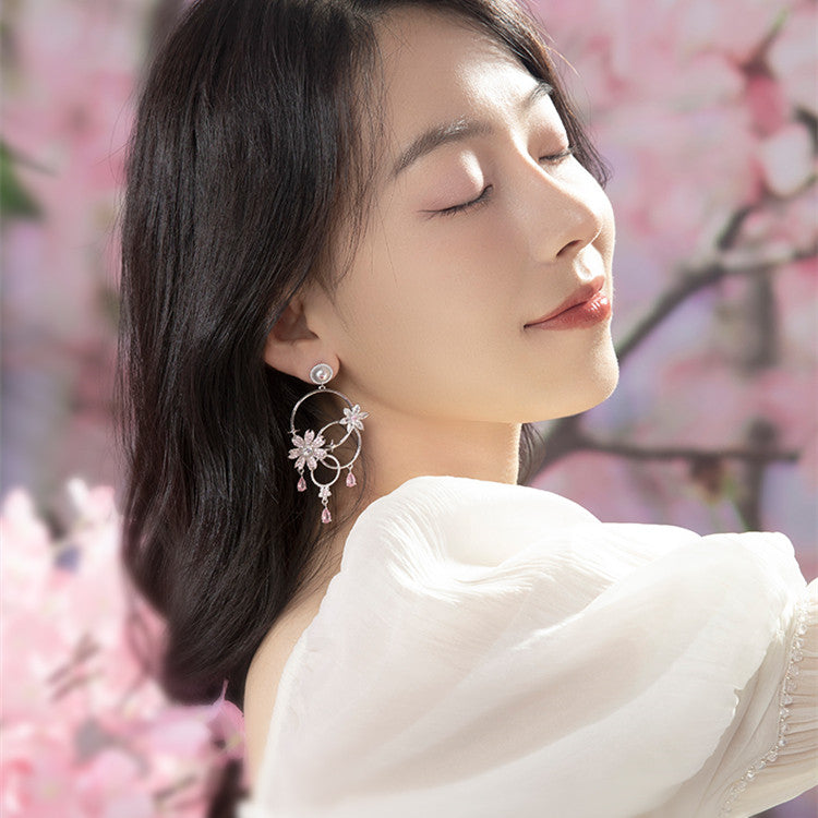 Elegant And Romantic Pearl Earrings