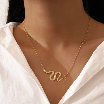 European And American Fashion Minimalist Snake Pendant Necklace