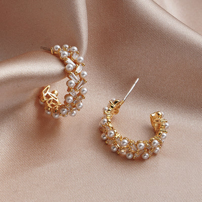 Retro Elegant Round Pearl Earrings